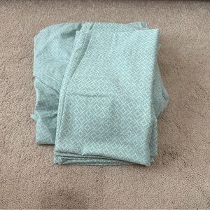 Walmart brand king size fitted bedsheet with 2king n 2 queen pillow covers